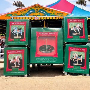 VTG 1989 Hallmark Christmas Carousel Horse Display, Stand & 4 Horses With Boxes